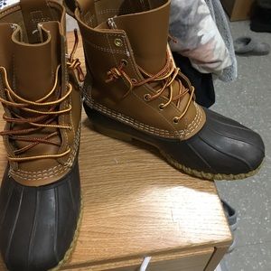 ll bean boots. ONLY worn TWICE!!! GREAT CONDITION!